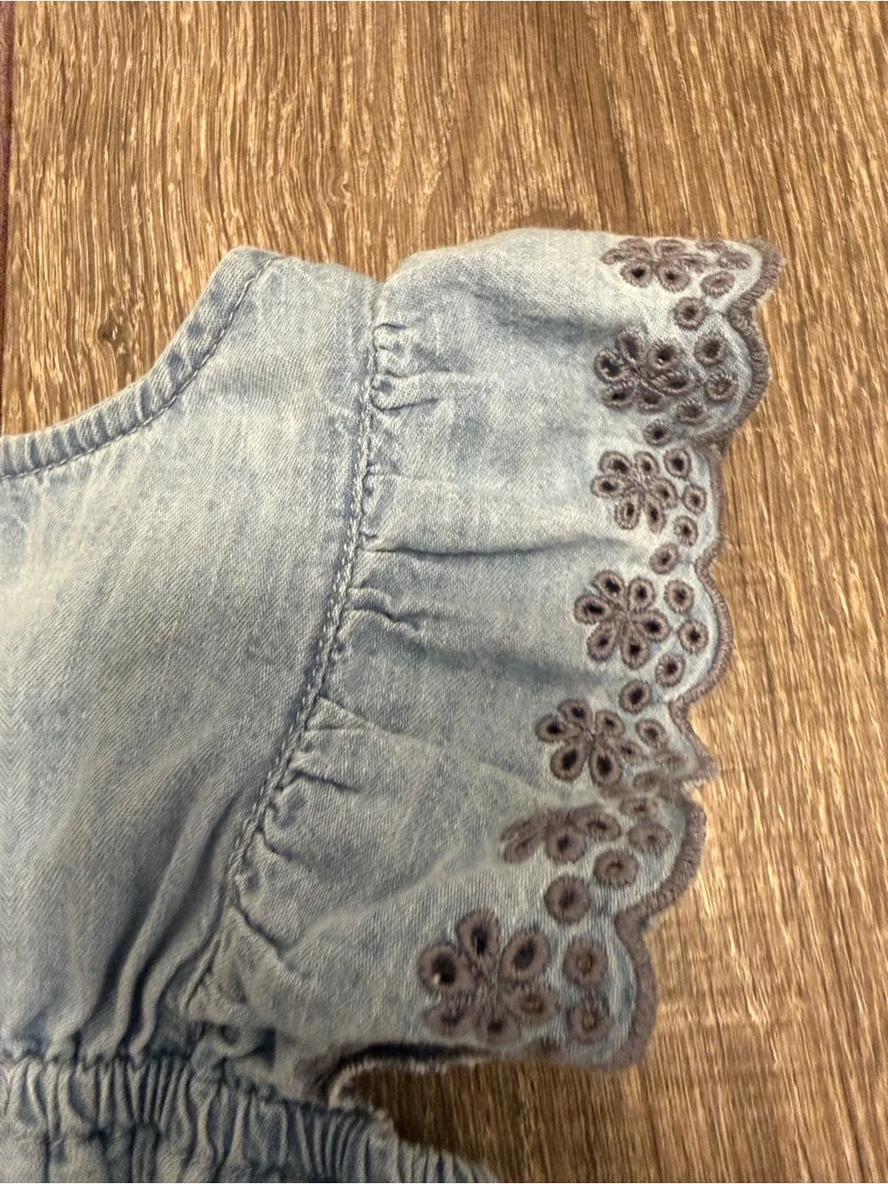 Baby Gap Chambray Romper 12-18 Months Blue Eyelet Flutter Sleeve Bubble Outfit